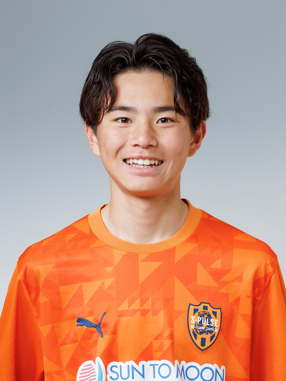 尾崎　央人
