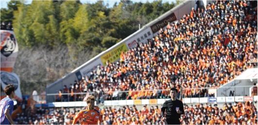 画像:バックスタンドサイド壁面・西側