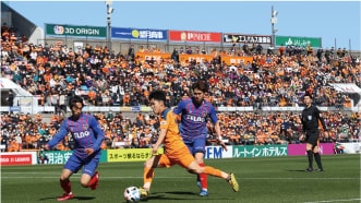 画像:スタジアム内アドボード バックスタンド(東サイド側)