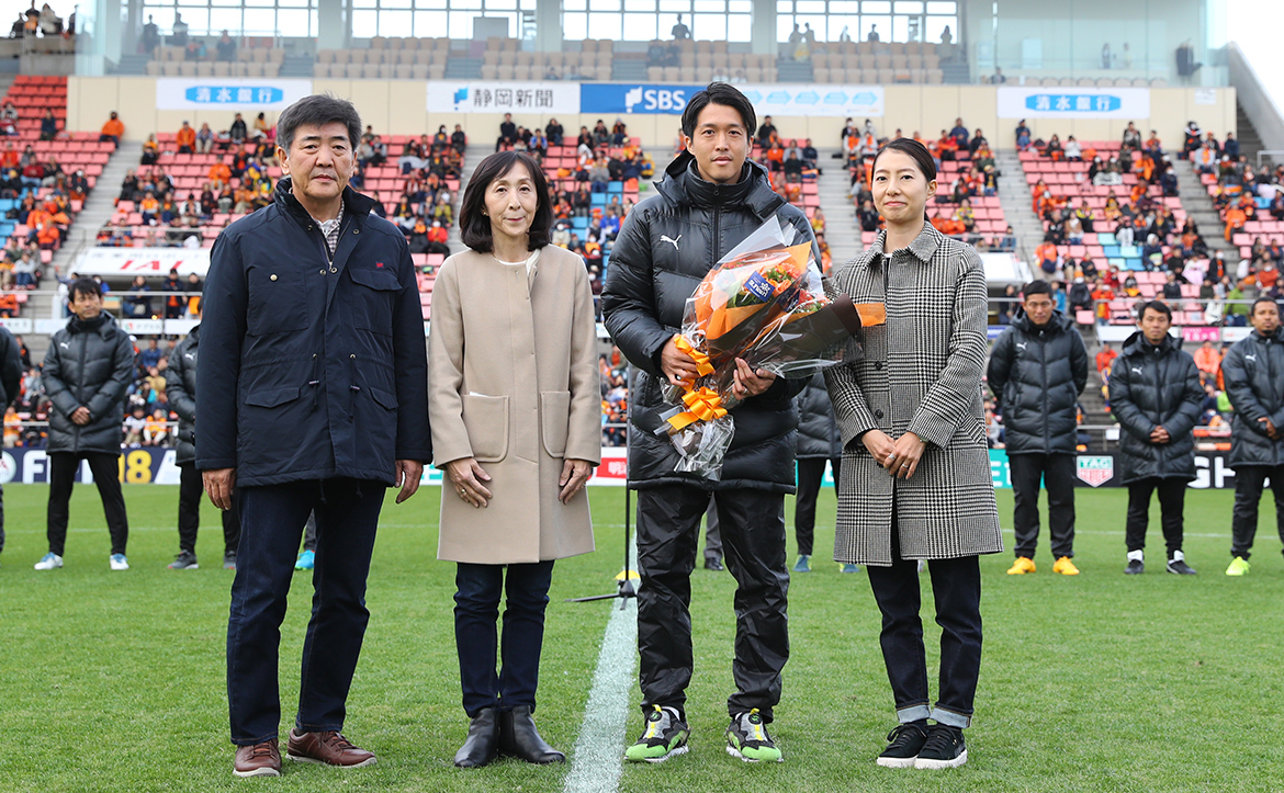 ファン フォトギャラリー その他 杉山浩太引退セレモニーフォトギャラリー 17 11 26 Sun 清水エスパルス公式webサイト