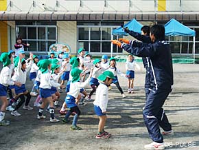 イベントレポート エスパルスジュニアユースの掛川誠gkコーチが幼稚園対象に サッカー教室 を実施 清水エスパルス公式webサイト