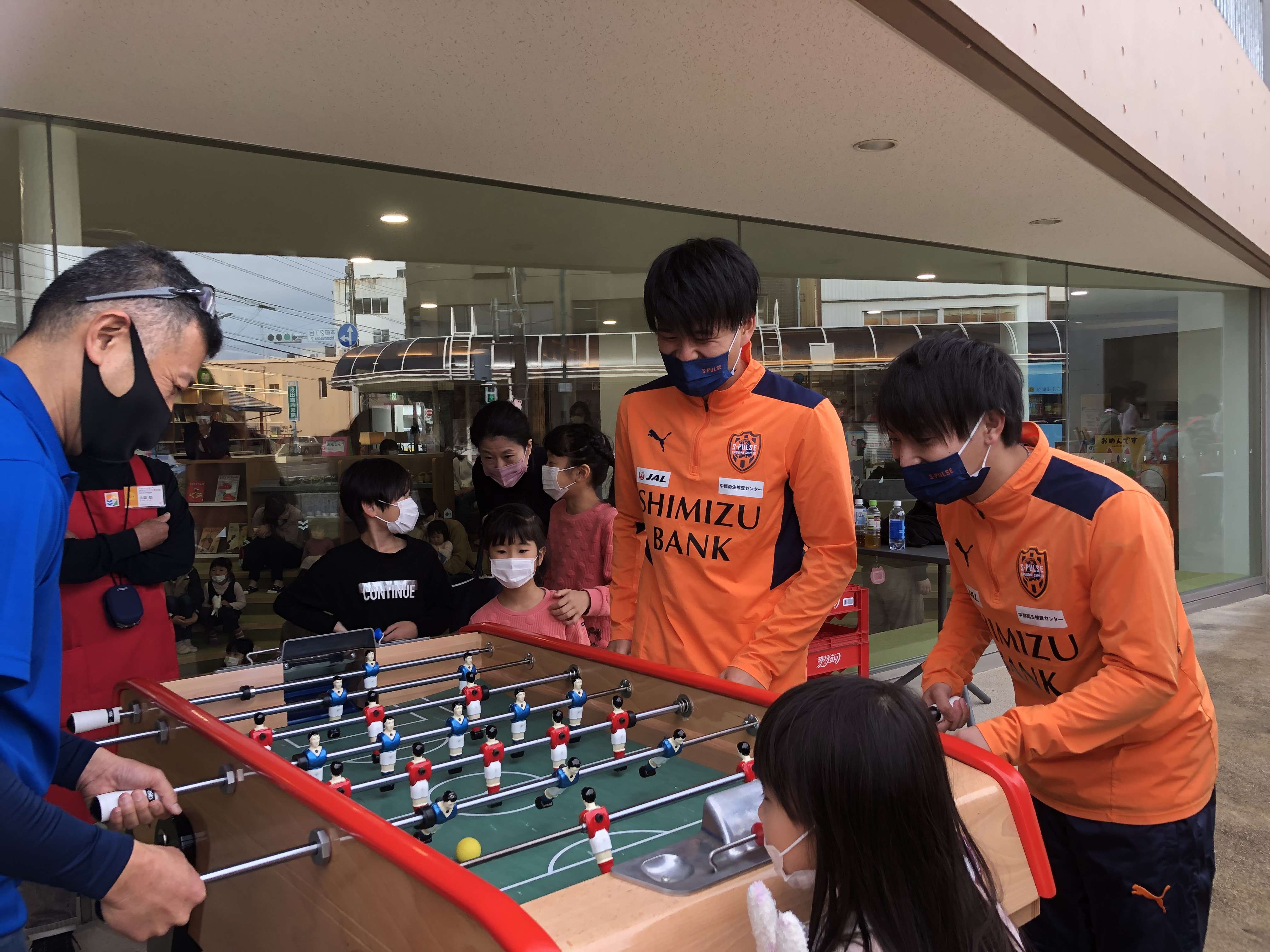 イベントレポート】 岸本選手・高橋選手が焼津ターントクルこども館