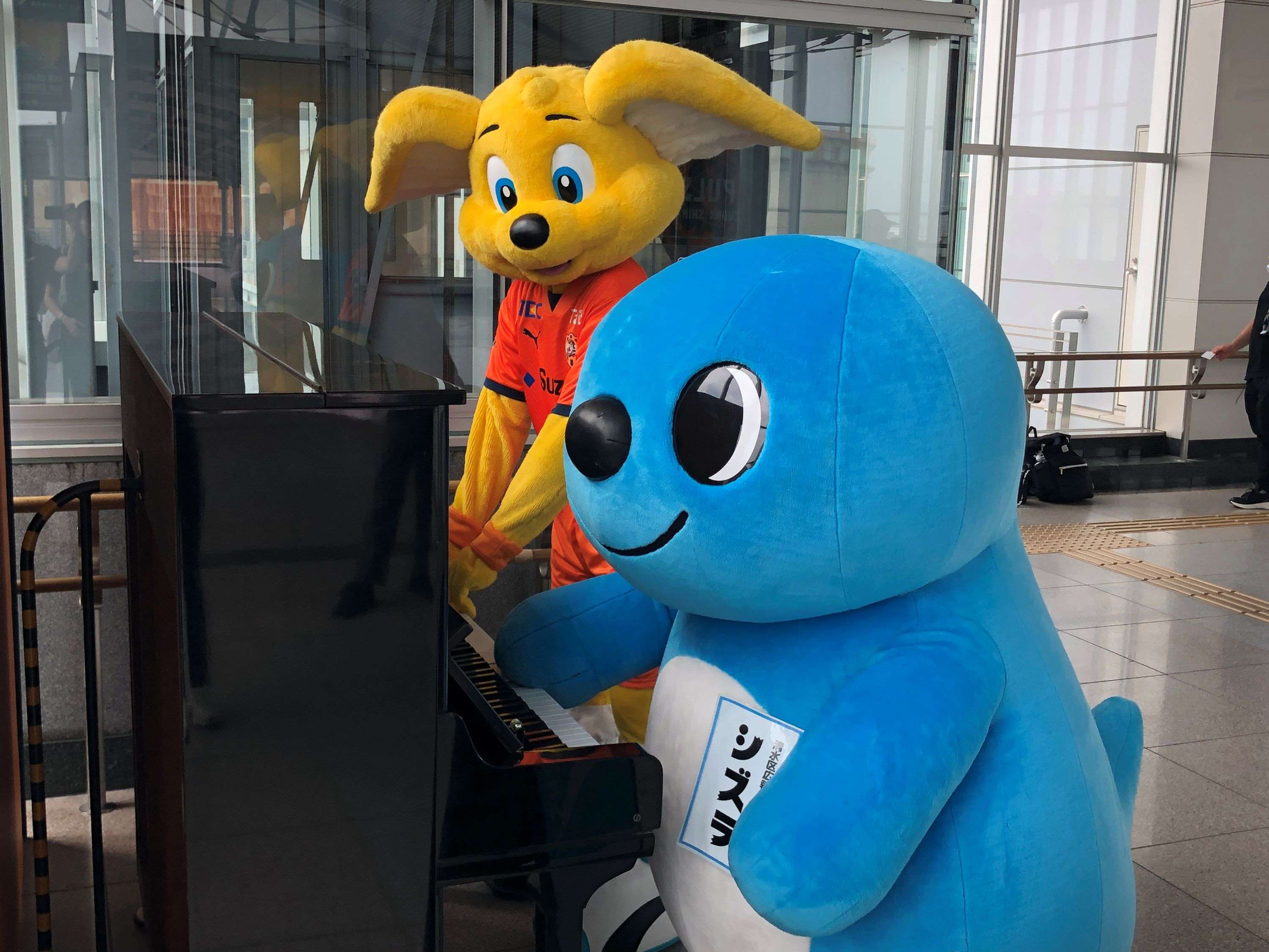 8/5(月) 「ストリートピアノ in SHIZUOKA」清水駅設置セレモニーにパル