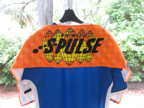 復刻ユニフォーム柄タオルマフラー（オレンジ）』店頭販売開始の