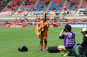 イベントレポート エスパルス 歌う女子マネージャー小園美樹スタジアムライブ実施 清水エスパルス公式webサイト