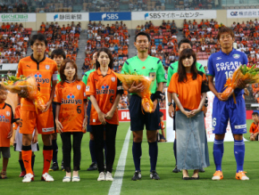 2014Jリーグアウォーズ】<br>平岡康裕選手 フェアプレー個人賞