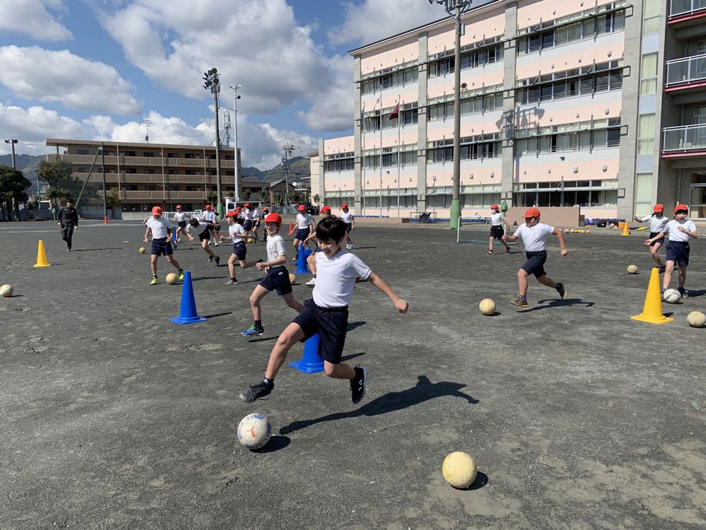 【イベントレポート】静岡市立清水庵原小学校・静岡市立清水飯田東小学校にてエスパルス小学校巡回スポーツ教室を実施 清水エスパルス公式WEBサイト 【イベントレポート】静岡市立清水庵原小学校・静岡市立清水飯田東小学校にてエスパルス小学校巡回スポーツ教室を実施 清水エスパルス公式WEBサイト