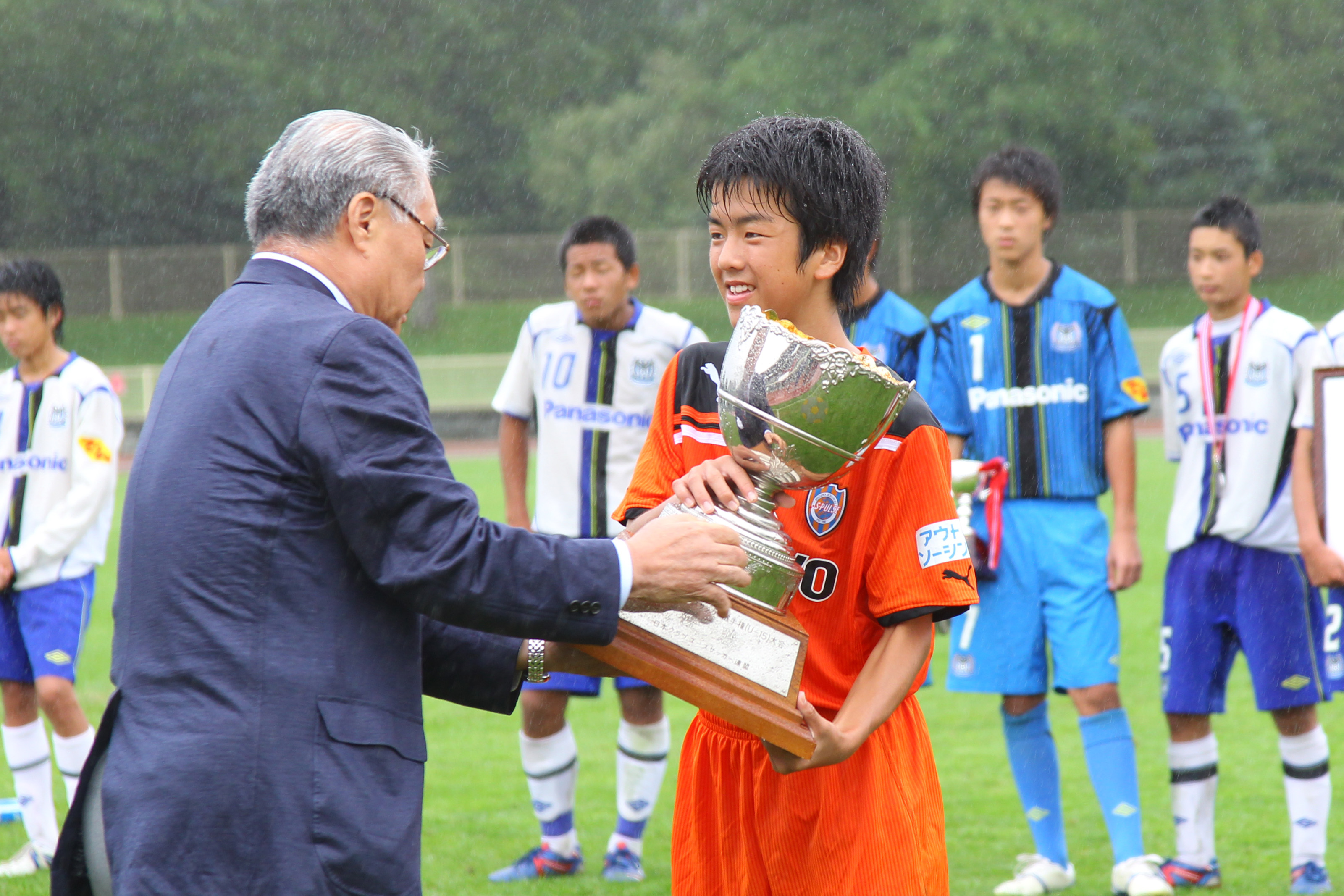 �\�����̗l�qMF�J�]����I��